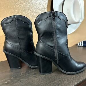 LC Lauren Conrad Boots